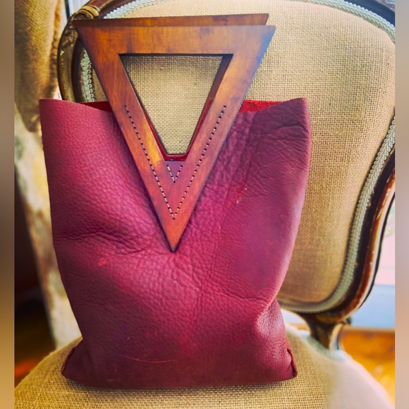 Hand crafted vintage buffalo leather Satchel bag w/unique hand cut oak handles. - Picture 2 of 2